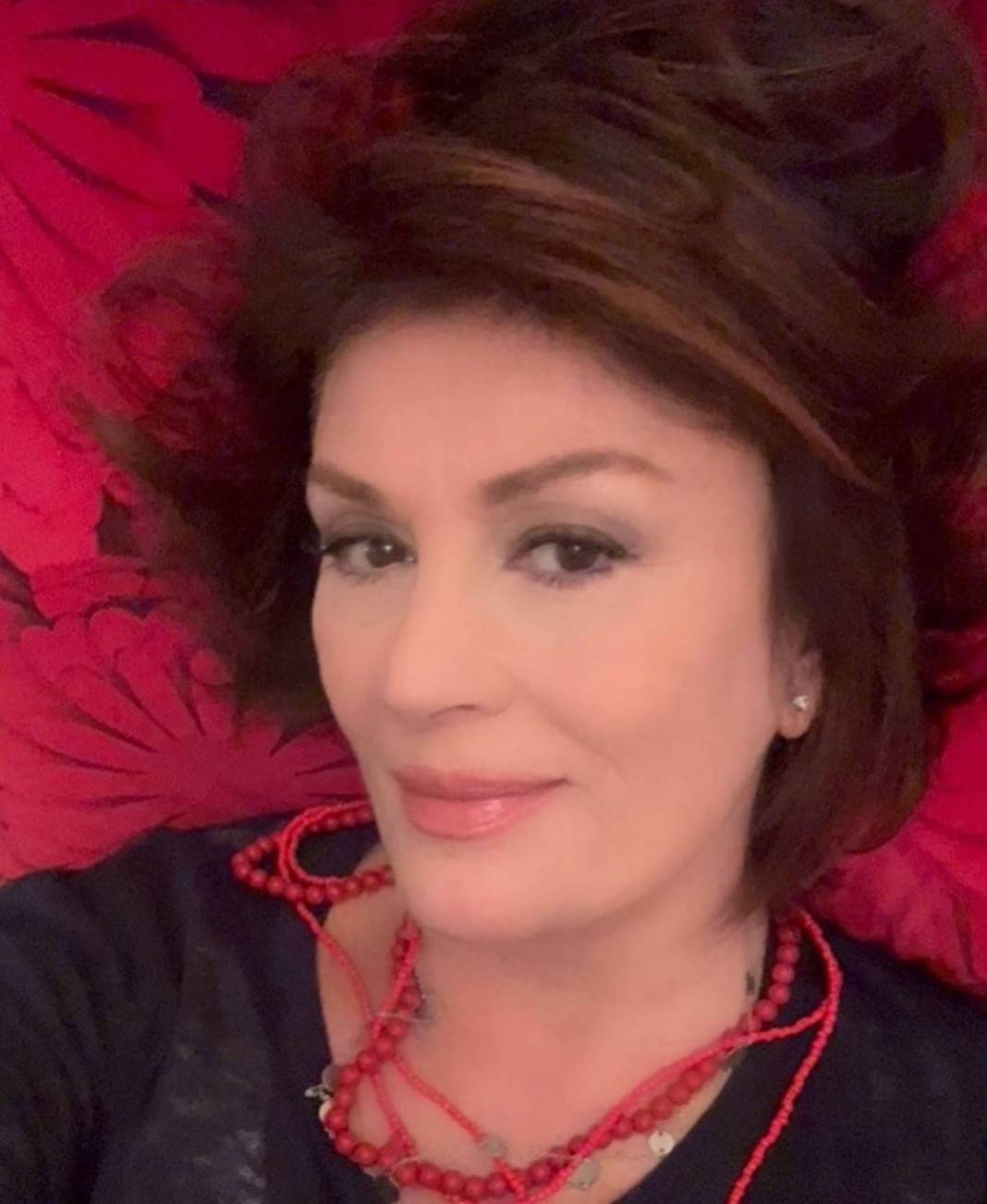 69 yaşındaki Gülşen Bubikoğlu'nun pozları hayran bıraktı! Yıllar geçse de ışıltısını kaybetmiyor... 8